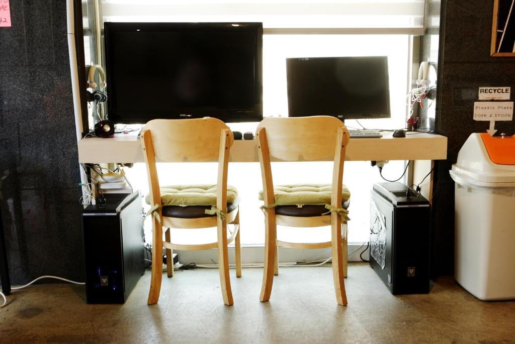 Hongdae Pencil Guesthouse Сеул Экстерьер фото