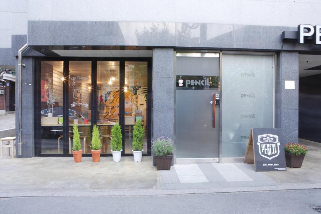 Hongdae Pencil Guesthouse Сеул Экстерьер фото