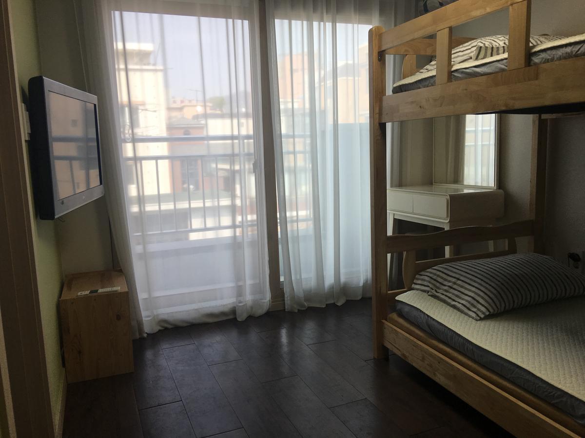 Hongdae Pencil Guesthouse Сеул Экстерьер фото