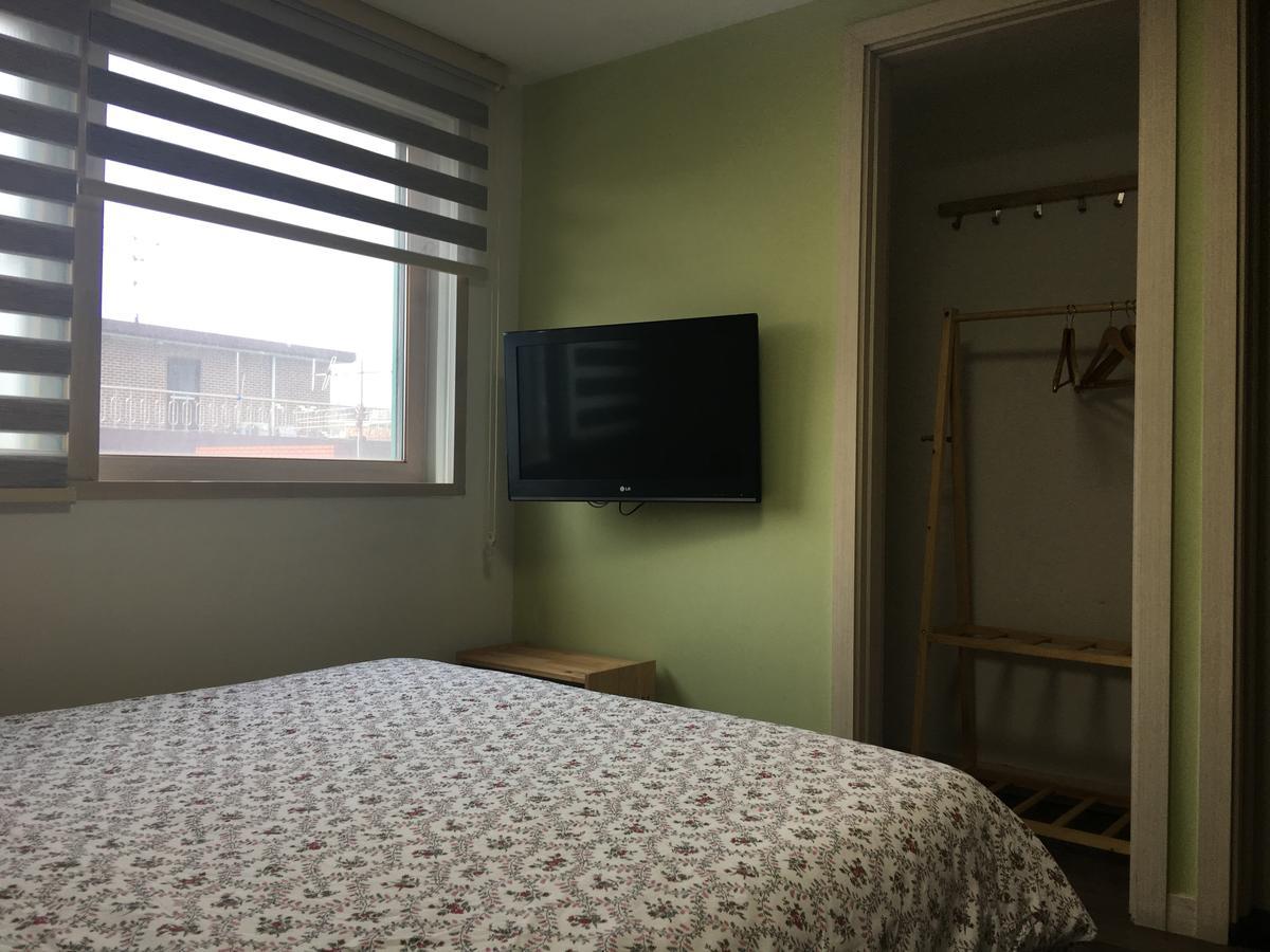 Hongdae Pencil Guesthouse Сеул Экстерьер фото