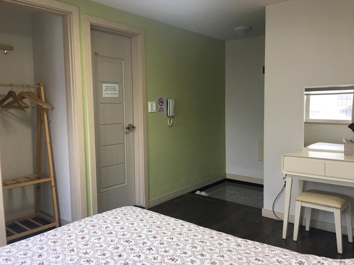 Hongdae Pencil Guesthouse Сеул Экстерьер фото