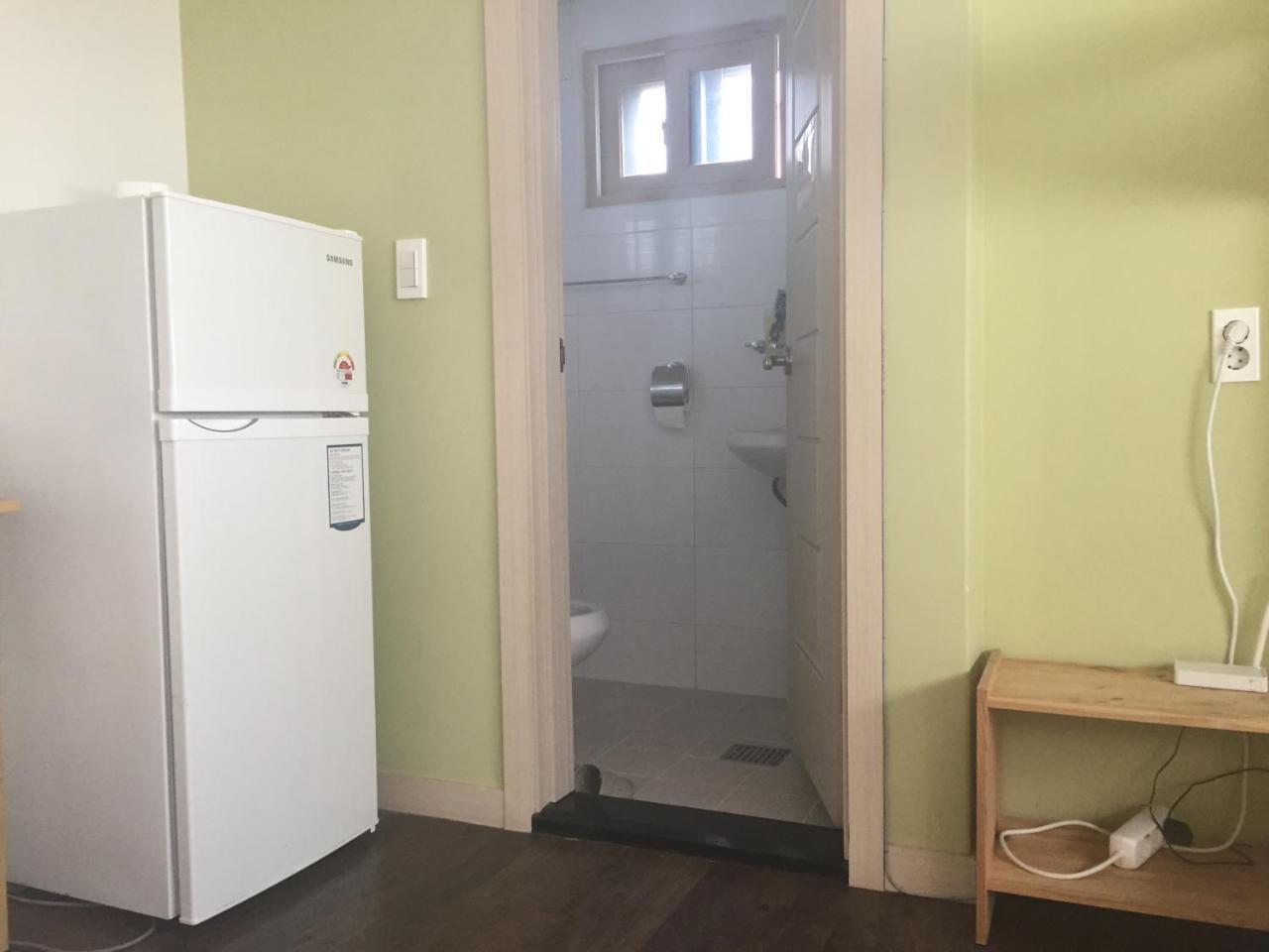 Hongdae Pencil Guesthouse Сеул Экстерьер фото
