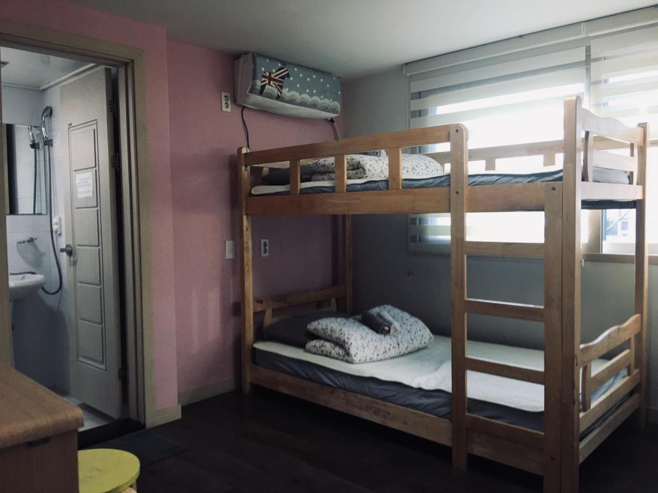 Hongdae Pencil Guesthouse Сеул Экстерьер фото