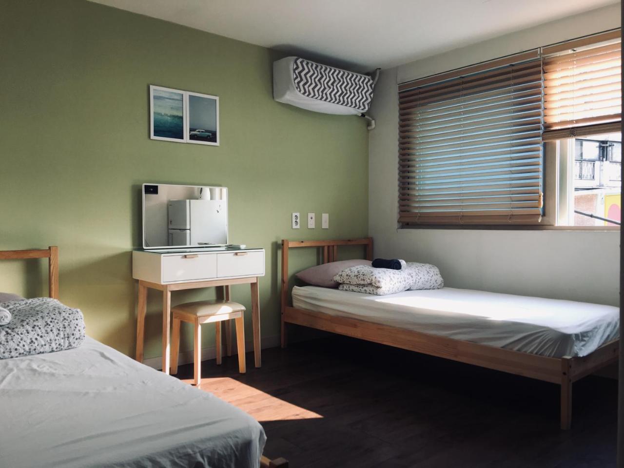 Hongdae Pencil Guesthouse Сеул Экстерьер фото
