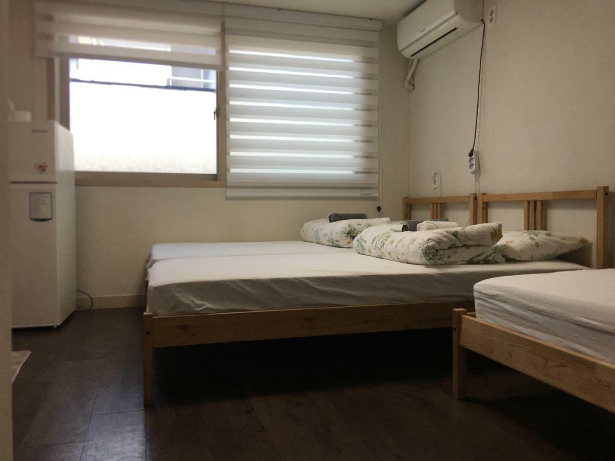 Hongdae Pencil Guesthouse Сеул Экстерьер фото